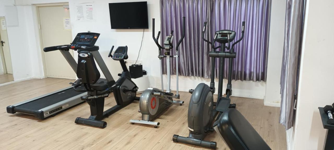 Beach Suite Israel- Private Jacuzzi Garden Suite & Gym, 3 Min Walk To Beach ביץ סוייט ישראל- ג'קוזי פרטי בגינה 3 דקות הליכה לים וחדר כושר Ashkelon Bagian luar foto