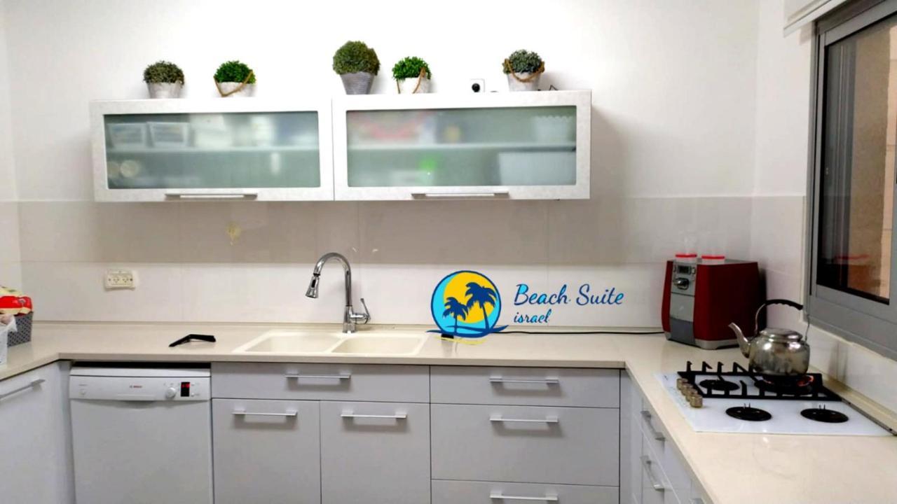 Beach Suite Israel- Private Jacuzzi Garden Suite & Gym, 3 Min Walk To Beach ביץ סוייט ישראל- ג'קוזי פרטי בגינה 3 דקות הליכה לים וחדר כושר Ashkelon Bagian luar foto