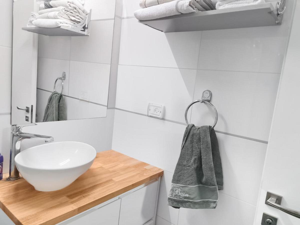 Beach Suite Israel- Private Jacuzzi Garden Suite & Gym, 3 Min Walk To Beach ביץ סוייט ישראל- ג'קוזי פרטי בגינה 3 דקות הליכה לים וחדר כושר Ashkelon Bagian luar foto