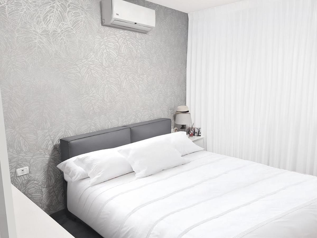 Beach Suite Israel- Private Jacuzzi Garden Suite & Gym, 3 Min Walk To Beach ביץ סוייט ישראל- ג'קוזי פרטי בגינה 3 דקות הליכה לים וחדר כושר Ashkelon Bagian luar foto