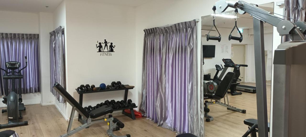 Beach Suite Israel- Private Jacuzzi Garden Suite & Gym, 3 Min Walk To Beach ביץ סוייט ישראל- ג'קוזי פרטי בגינה 3 דקות הליכה לים וחדר כושר Ashkelon Bagian luar foto