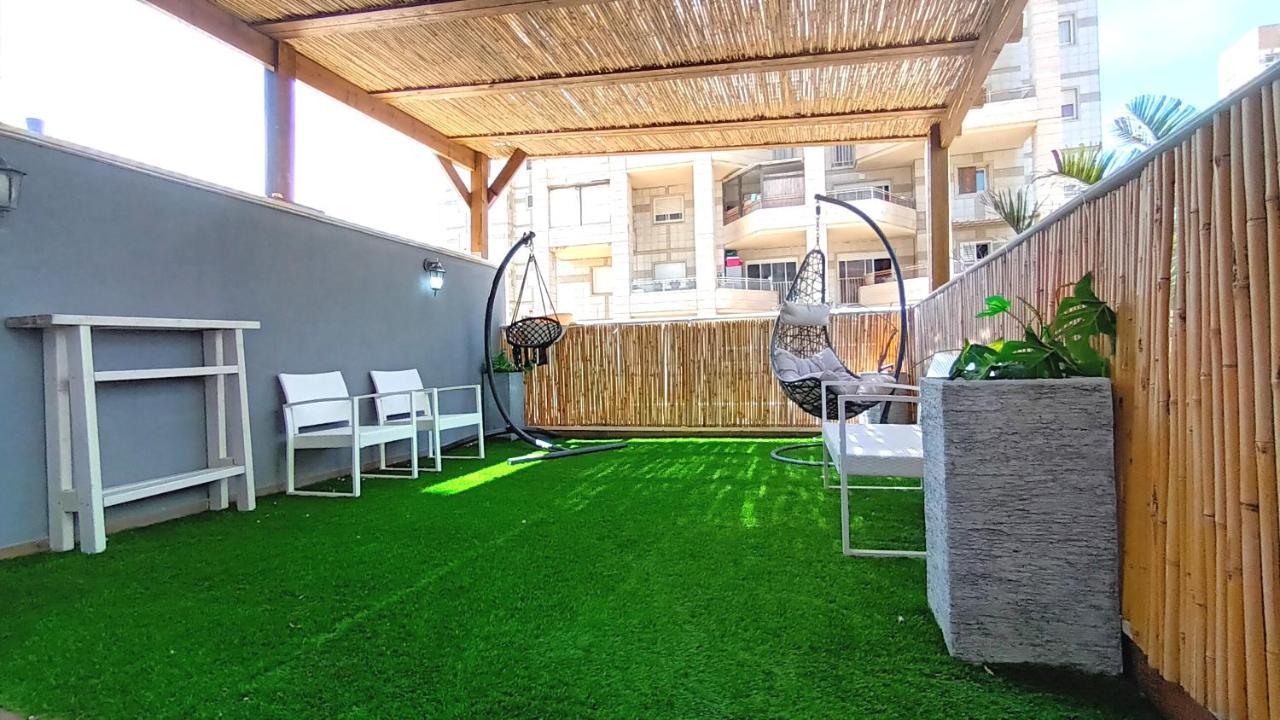 Beach Suite Israel- Private Jacuzzi Garden Suite & Gym, 3 Min Walk To Beach ביץ סוייט ישראל- ג'קוזי פרטי בגינה 3 דקות הליכה לים וחדר כושר Ashkelon Bagian luar foto
